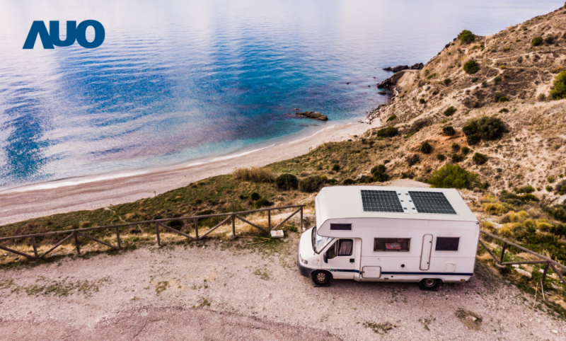 「可撓輕量化太陽光電板SunCurva」使用輕量特殊耐候型複合板取代傳統太陽能板的玻璃前板，不僅降低70%重量，每米平方僅3Kg；具有抗衝擊性能及通過電磁相容性測試，可應用於交通運輸工具，如露營車、遊艇等